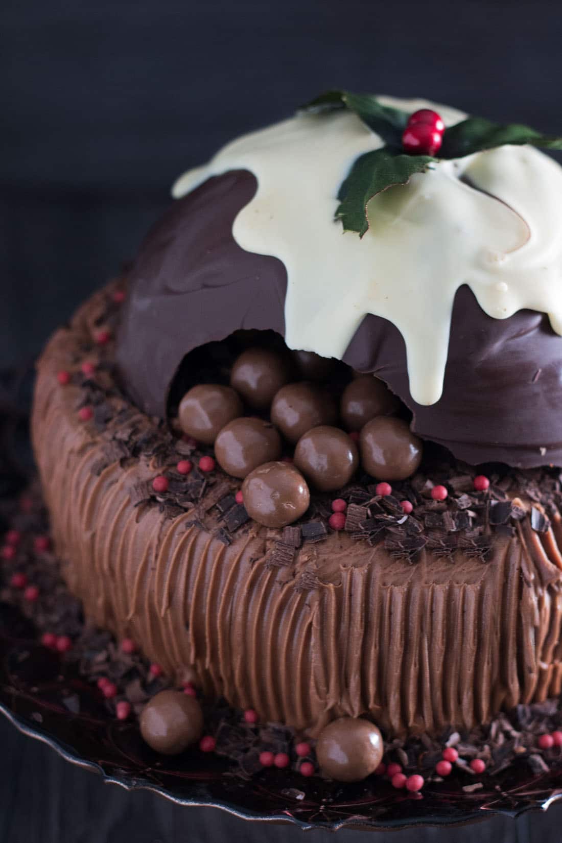 Smash into Fun: Chocolate Christmas Cake with Hidden Treats